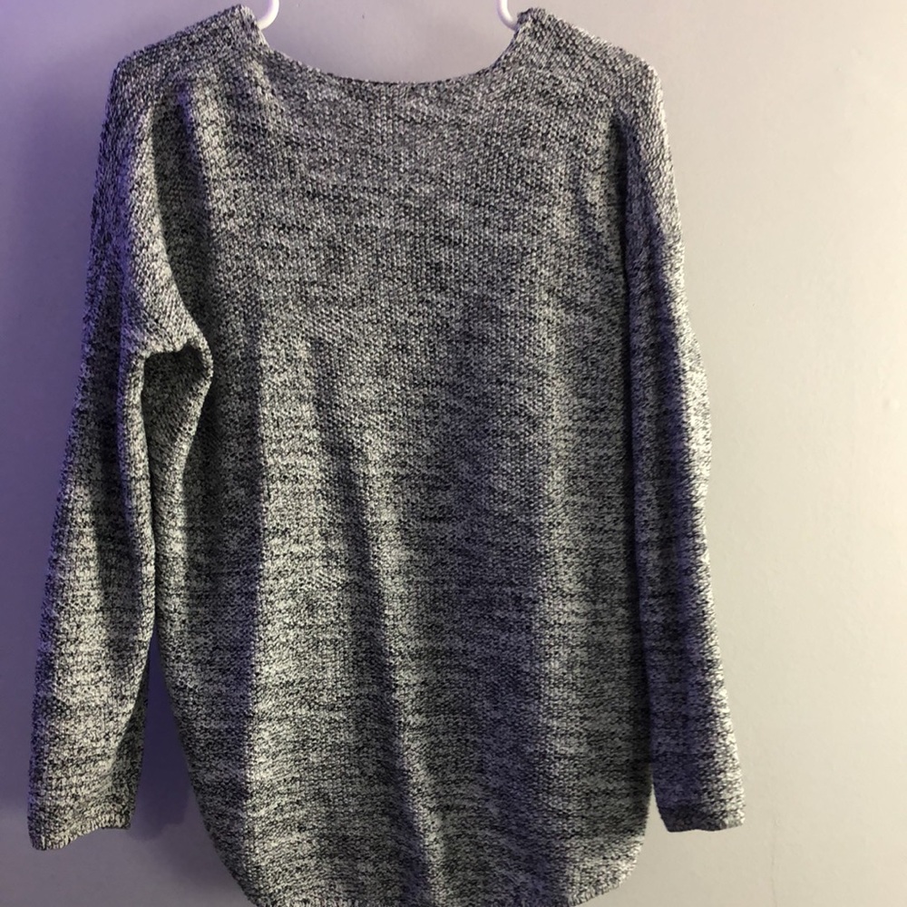 H&M gray sweater - Picture 4 of 4